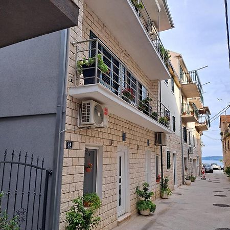 Studio Apartment Legcevic Kaštela 外观 照片