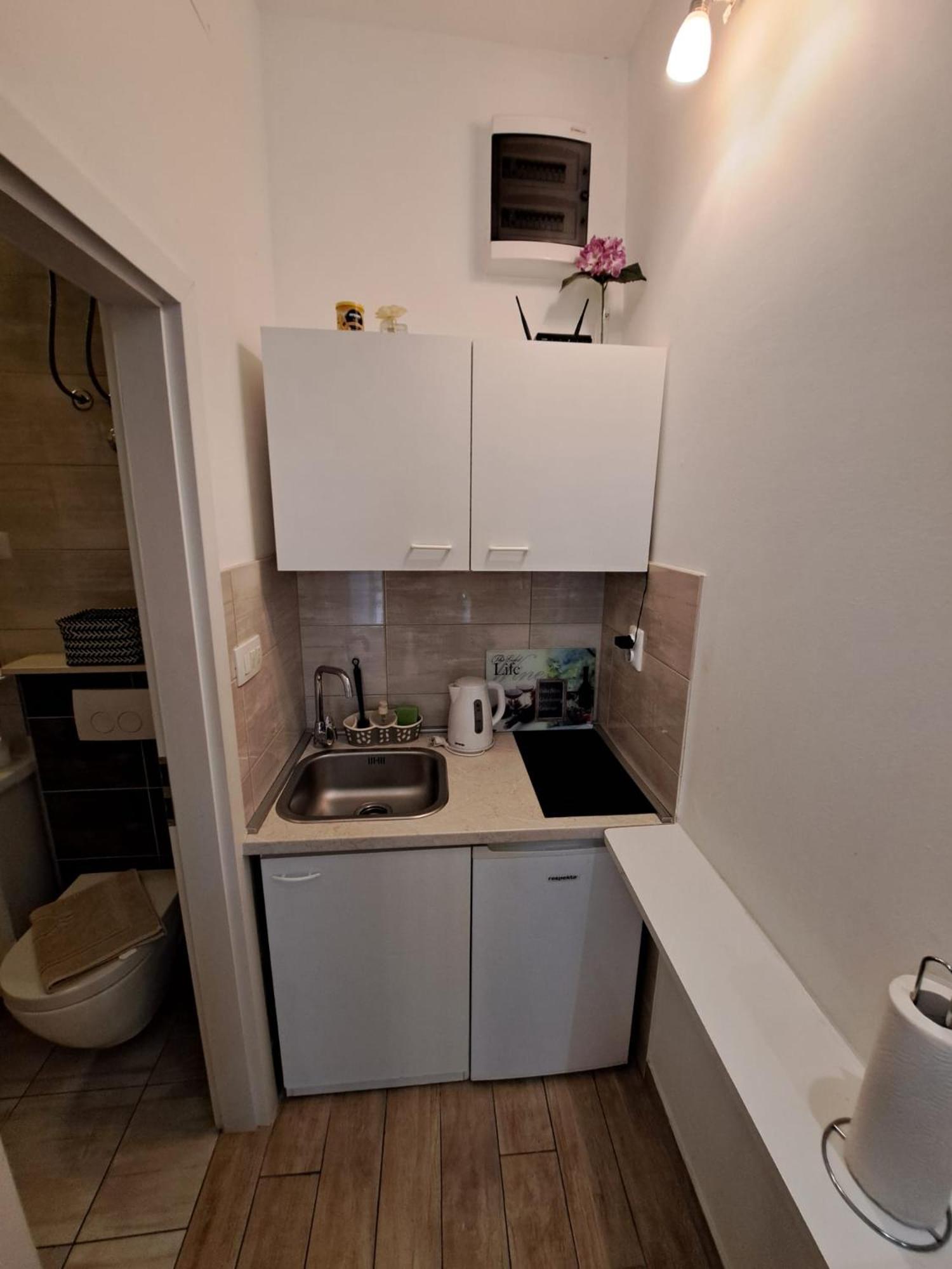 Studio Apartment Legcevic Kaštela 外观 照片