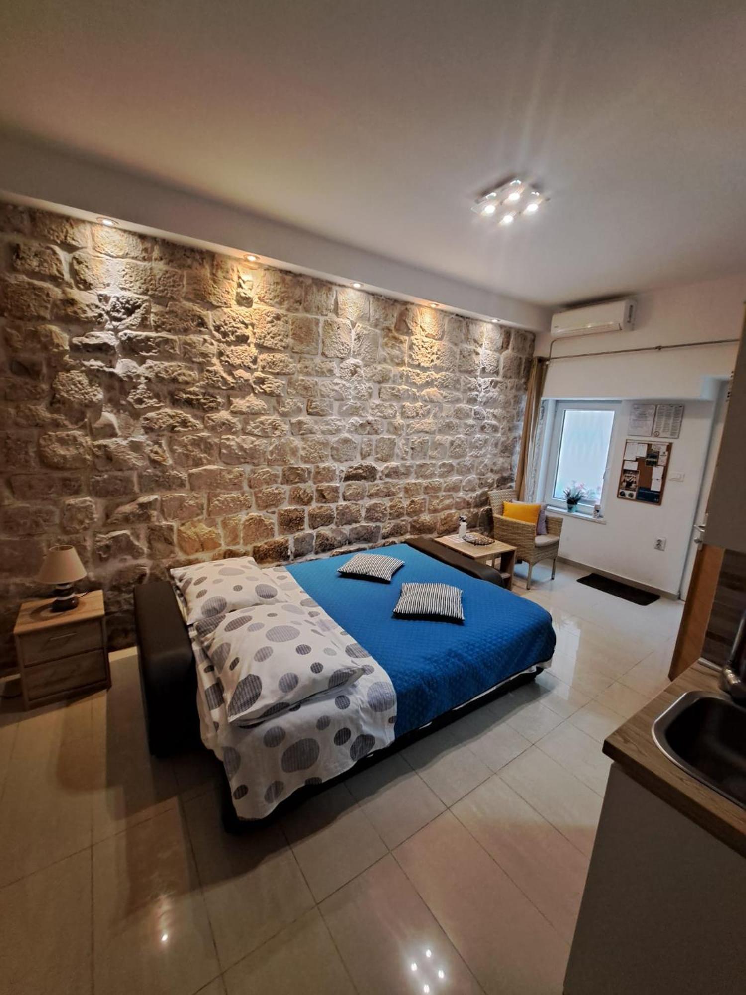 Studio Apartment Legcevic Kaštela 外观 照片