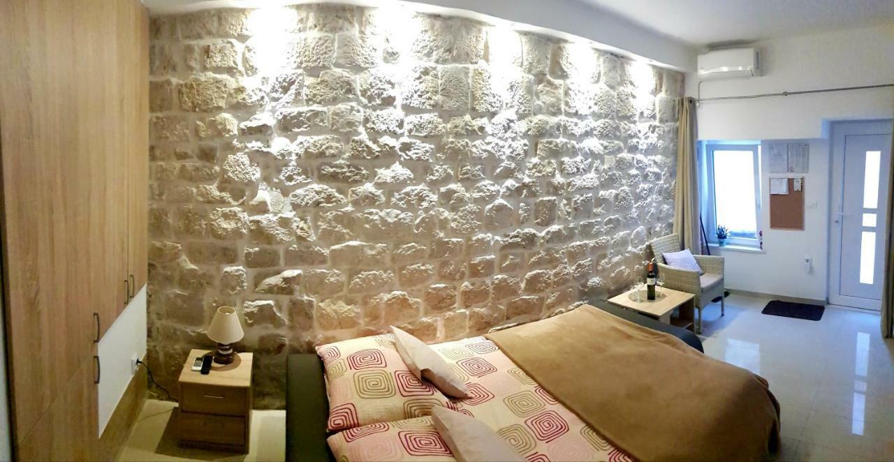 Studio Apartment Legcevic Kaštela 外观 照片