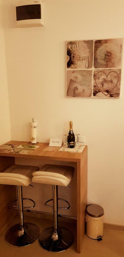 Studio Apartment Legcevic Kaštela 外观 照片