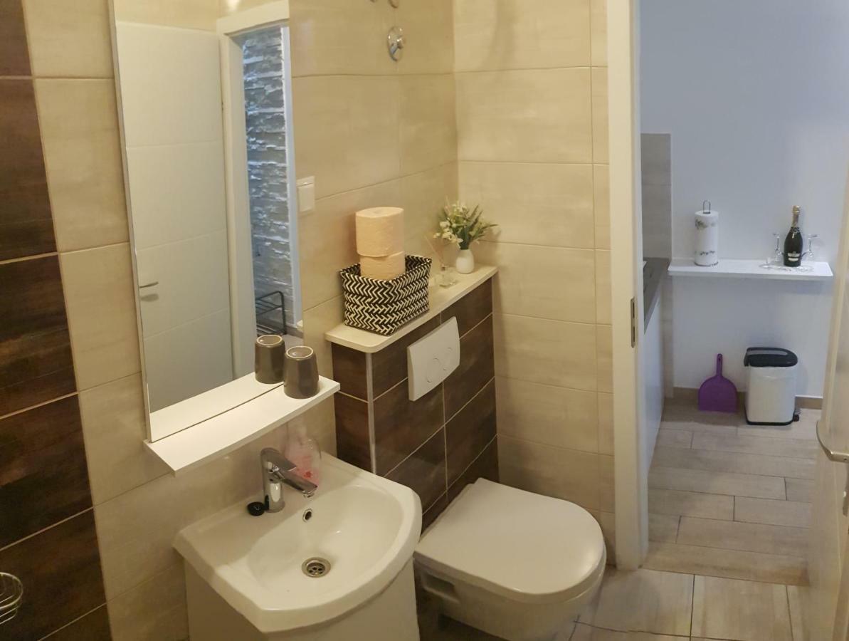 Studio Apartment Legcevic Kaštela 外观 照片