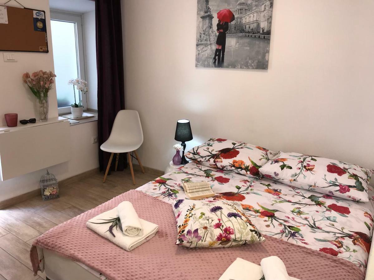 Studio Apartment Legcevic Kaštela 外观 照片