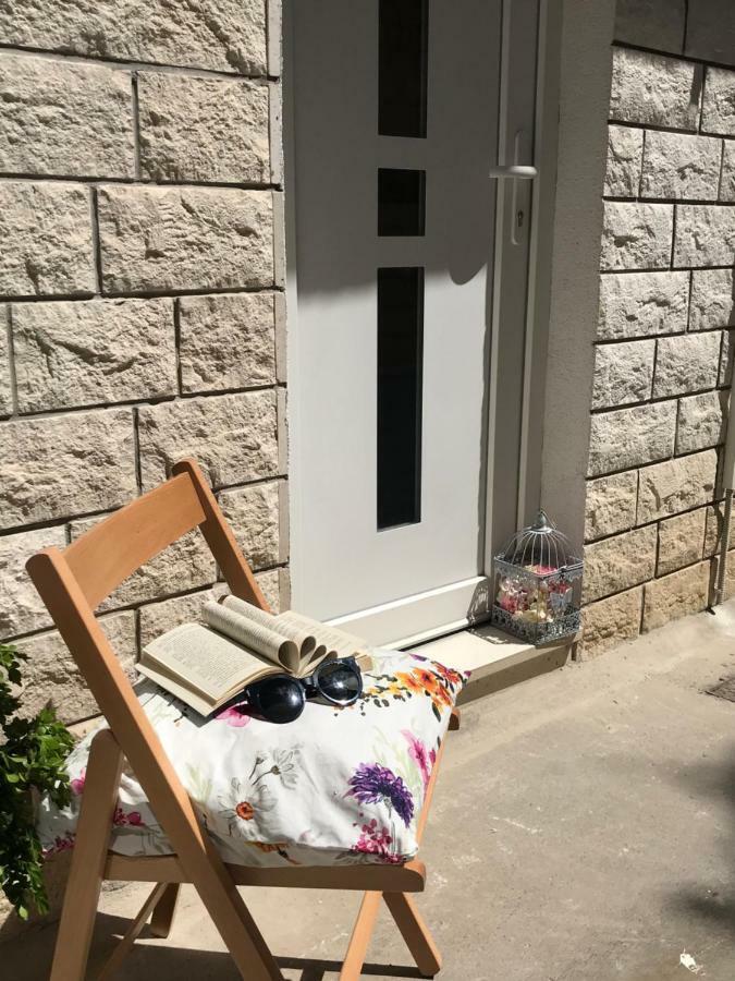 Studio Apartment Legcevic Kaštela 外观 照片
