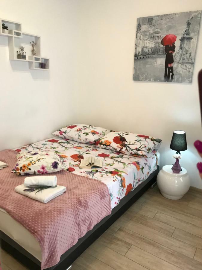 Studio Apartment Legcevic Kaštela 外观 照片