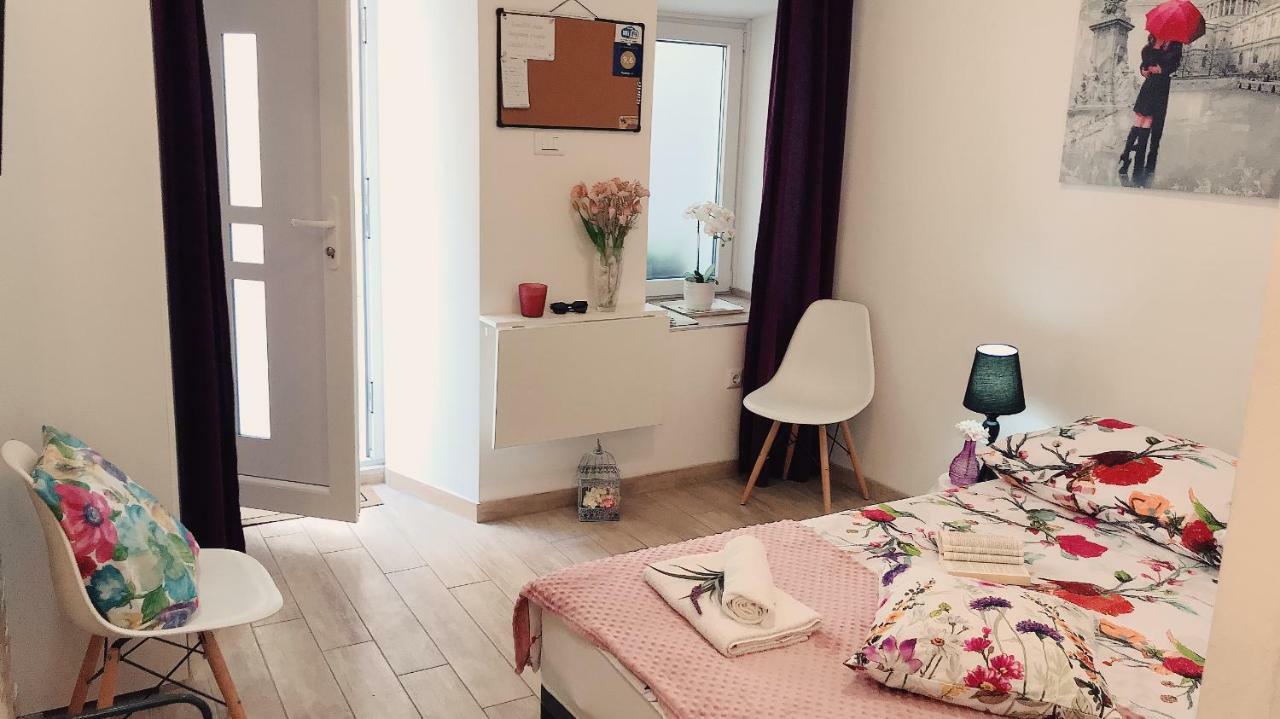 Studio Apartment Legcevic Kaštela 外观 照片