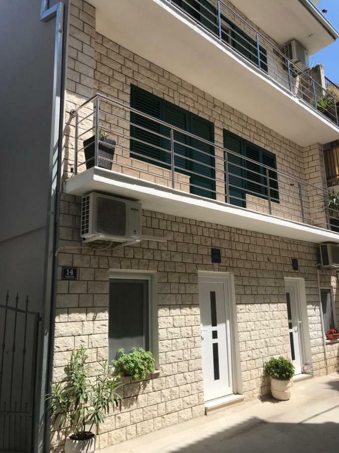 Studio Apartment Legcevic Kaštela 外观 照片