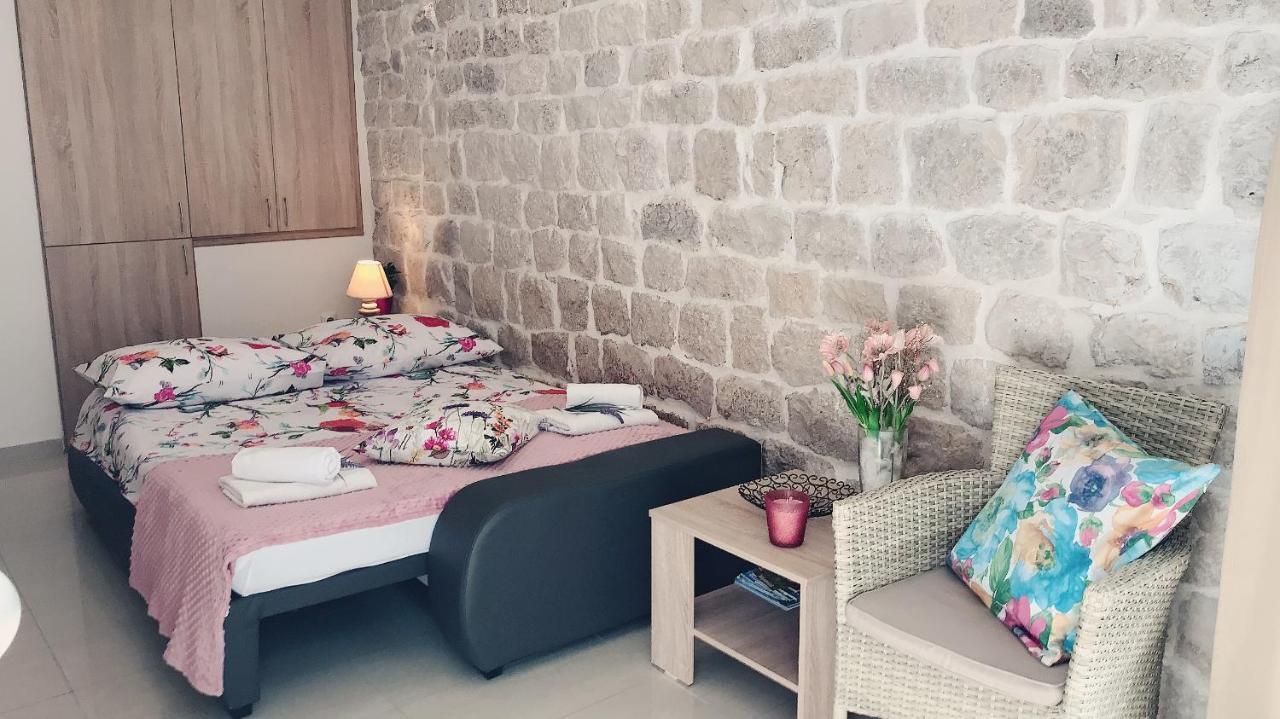 Studio Apartment Legcevic Kaštela 外观 照片